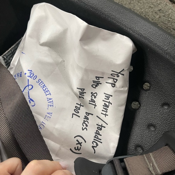 Thule Yepp Maxi Child Bike Seat, Black - Picture 10 of 11